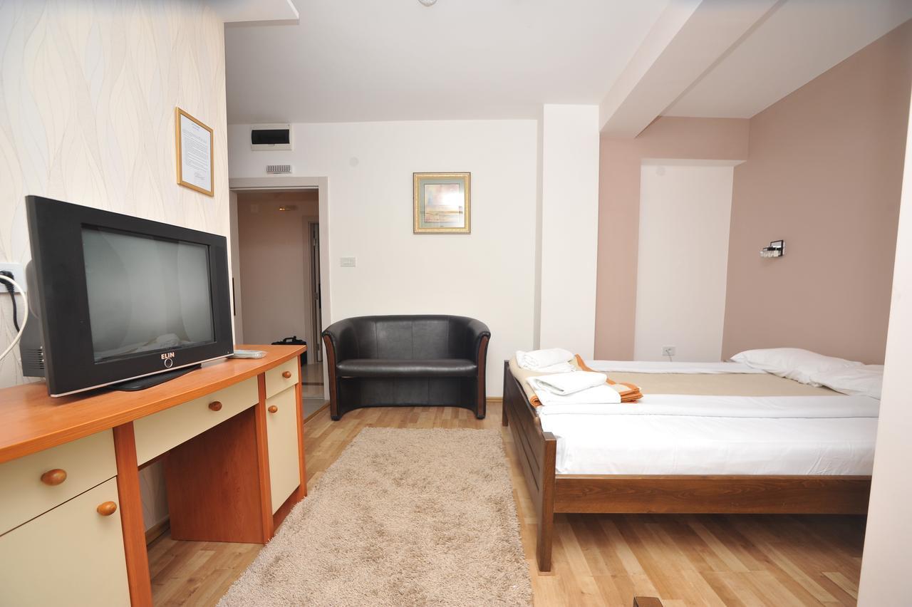 Hotel Zeleni Vir Ni الغرفة الصورة